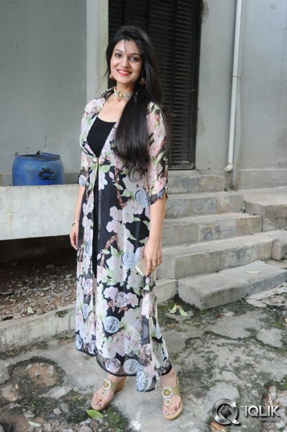 Siya-Gautham-at-Pilavani-Perantam-Movie-Opening